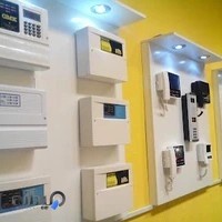 دوربین مداربسته و درب اتوماتیک کسری