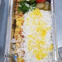 غذای بیرون بر دیگ دیگ