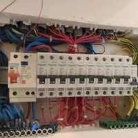 برقکار، برقکاری،برق کاری،کار برقکشی،برقکش،سیم کش