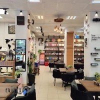کافه کتاب طاها