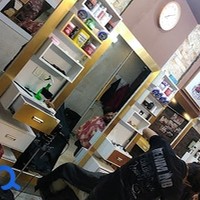 آرایشگاه آقای میم