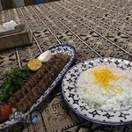 رستوران باغ اعیونی