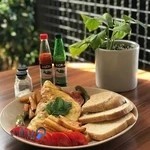 Aroma Cafe (کافه آروما)