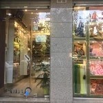 شال و روسری مانتیلا