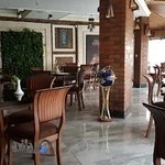 کافه فست فود روف گاردن