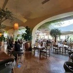 کافه رستوران آولی