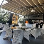 بنلی رستوران لانژ بنللی