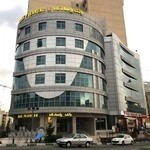 جراح لاغری - دکتر عنبرا