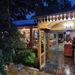 رستوران قصر موج