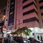 ساختمان پزشکان دی