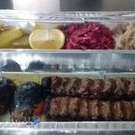 تهیه غذا حاج مصطفی