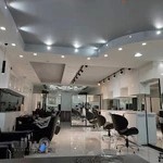 آموزشگاه و آرایشگاه مراقبت زیبائی آنامیس