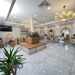 سالن زیبایی یاقوت