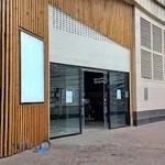 کتابخانه مترو ولیعصر