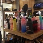 فروشگاه کتونی و لباس اسپرت