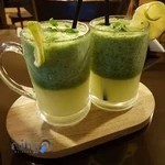 کافه کتاب مهرگان