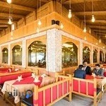 رستوران قصر موج