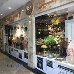 گل مصنوعی معین