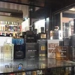 پیرایش مردانه نایس؛فروش عطر و ادکلن