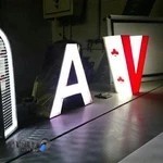 برش و حکاکی لیزر تابلوسازی