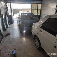 شیشه اتومبیل قائم