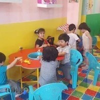مهدکودک و پیش دبستانی شاپرک