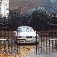 درب اتوماتیک دُرسادُر