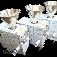 دستگاه آب گوجه گیری