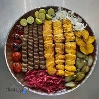 غذای بیرون بر سه کاج