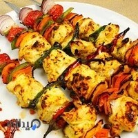 غذای بیرون بر عادل