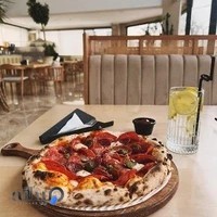 کافه رستوران حیاط دیوا