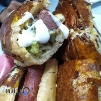 فست فود کاکا سیاه