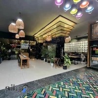 رستوران وی لانژ