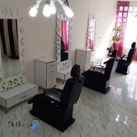 سالن زیبایی قصرشیشه ای
