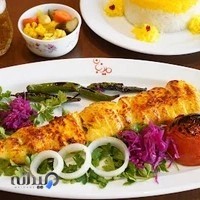 خدمات تهیه غذا میزبان