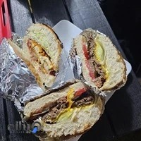 کافه فست فود قزل ویچ