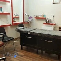 سالن زیبائی لاک قرمز