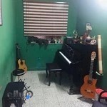 آموزشگاه و فروشگاه موسیقی آوای ترانه