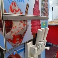 آب میوه و بستنی اسکیمو