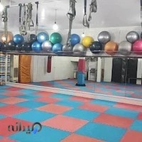 باشگاه‌ورزشی به تن