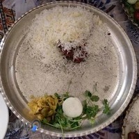 رستوران سنتی ننه خورشید