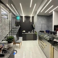 کافه رستوران کوهستان