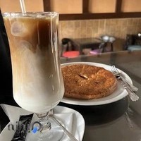 کافه کتاب کاژه