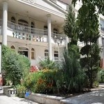 دبستان سعادت آباد