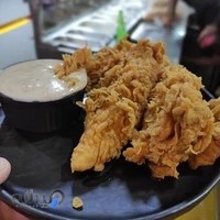 پیتزا لُرد سنندج با مدیریت آقای امانی