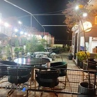 کافی شاپ شب نشبن