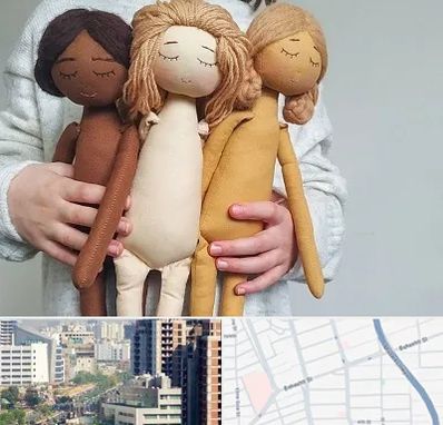 کلاس عروسک سازی در خیابان بهشتی
