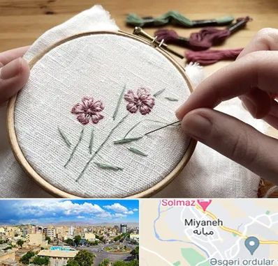 کلاس گلدوزی با دست در میانه