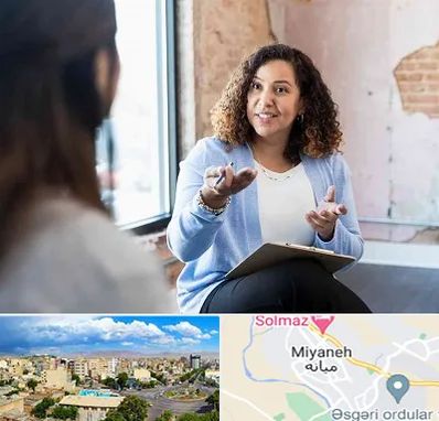 روانشناس خانم در میانه