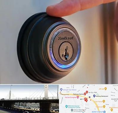 قفل فروشی در پارک وی 